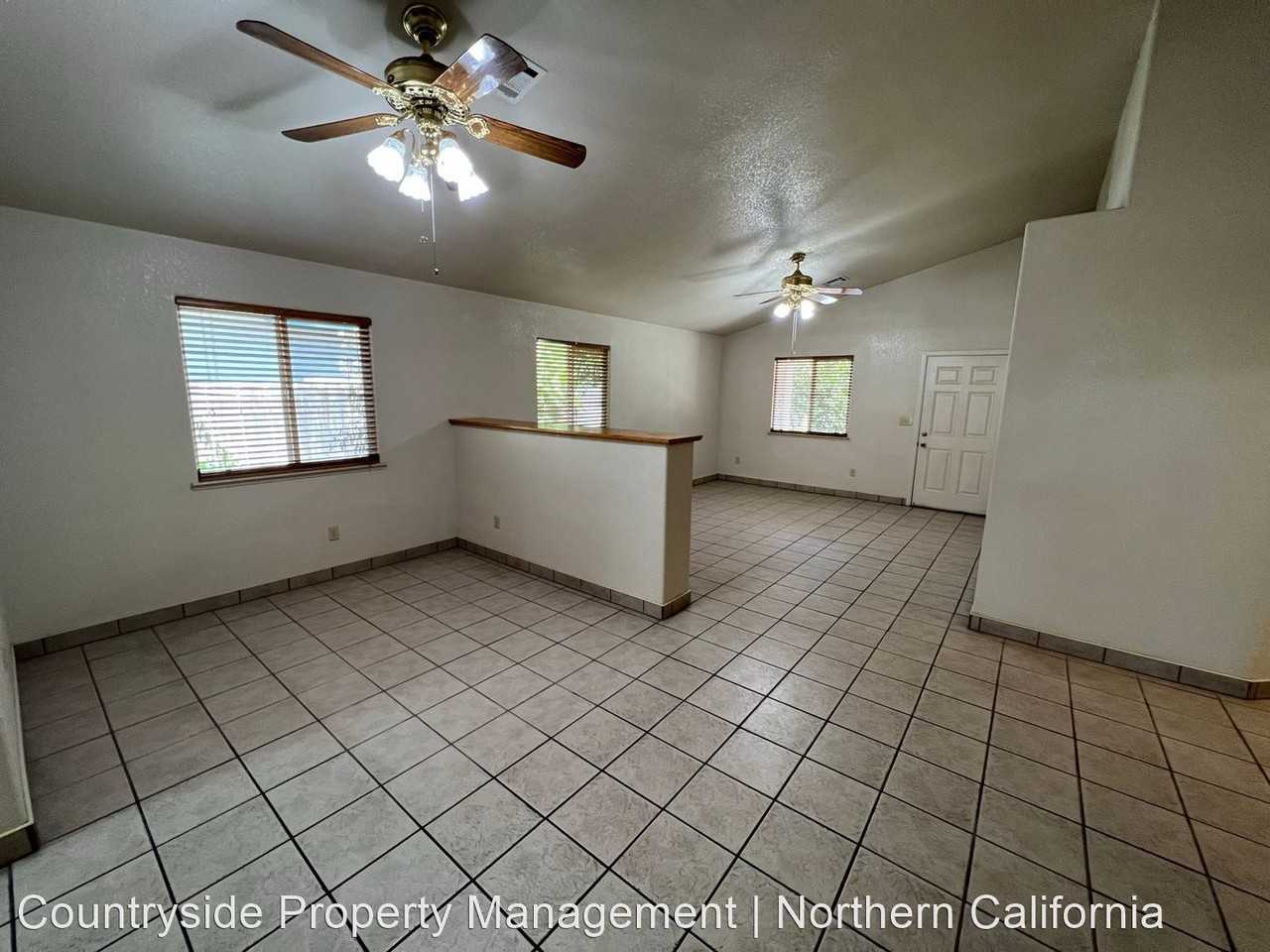 2124 3rd St - Photo 2 of 14