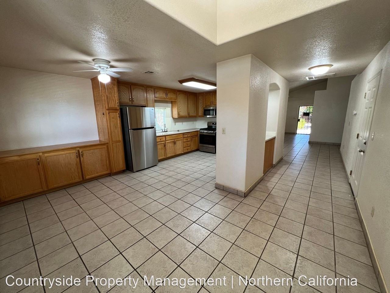 2124 3rd St - Photo 3 of 14