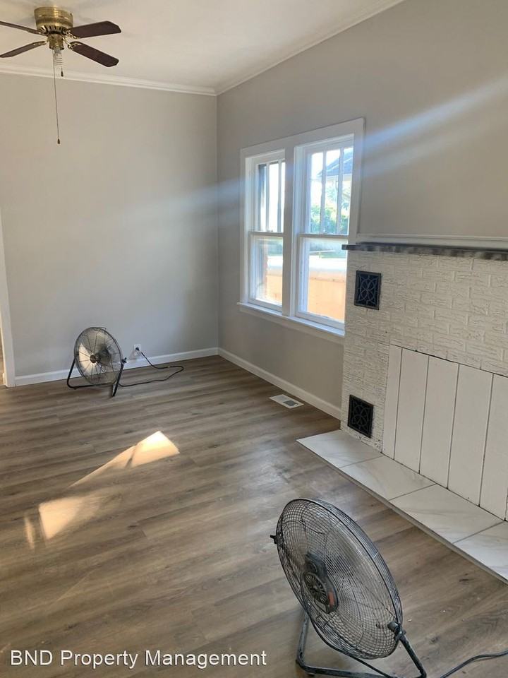 1425 Oak St - Photo 2 of 6