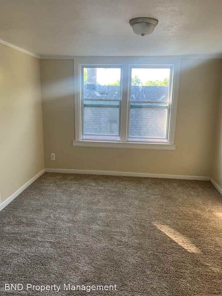 1425 Oak St - Photo 3 of 6
