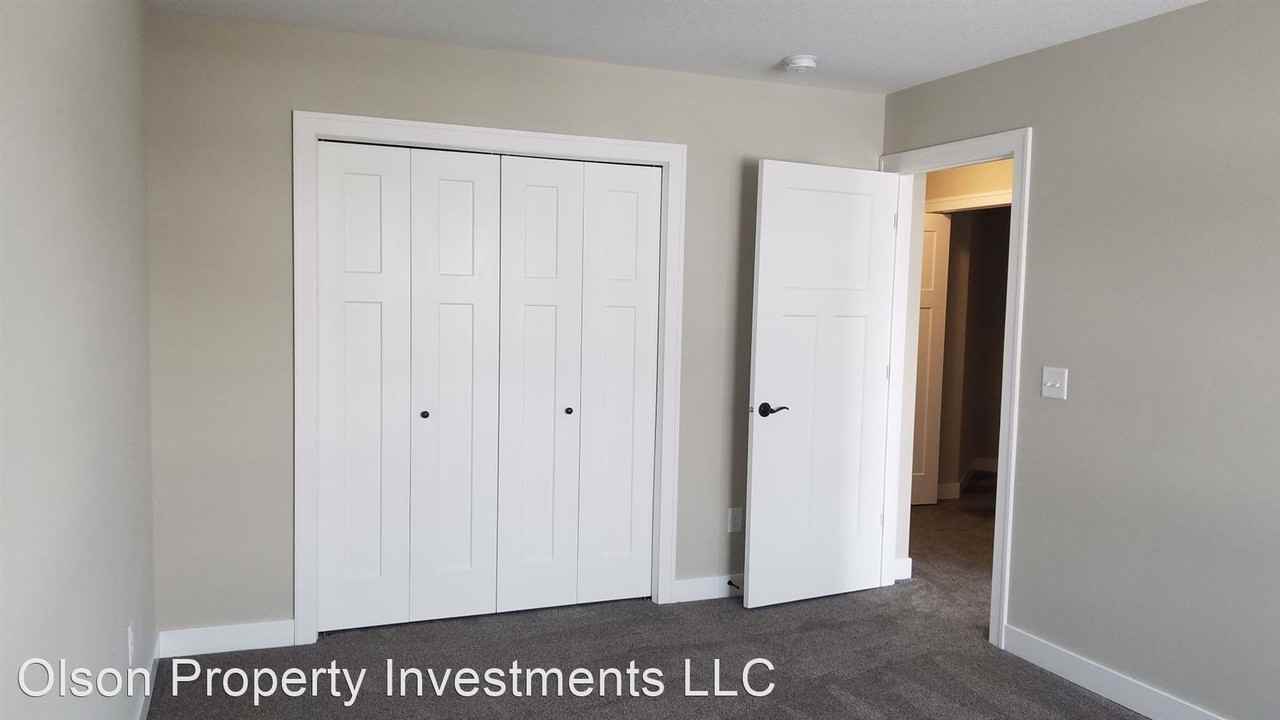 551 Meadow Ln - Photo 2 of 12