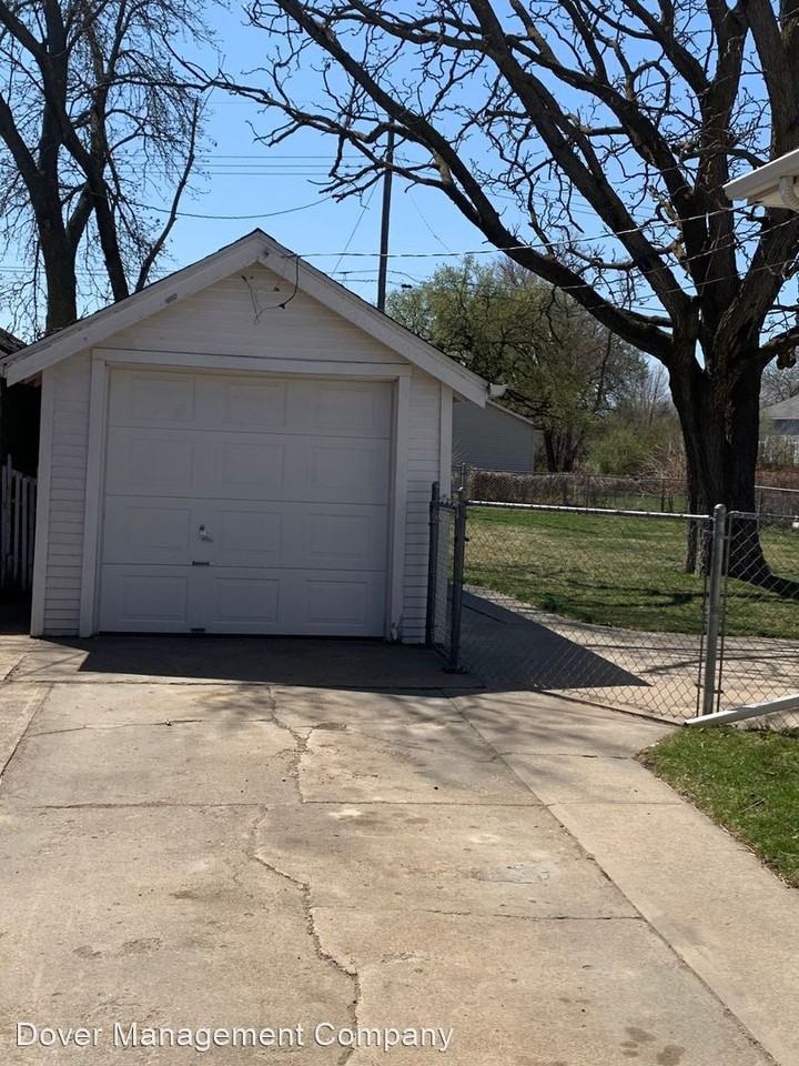 1315 W Park Ave - Photo 2 of 18