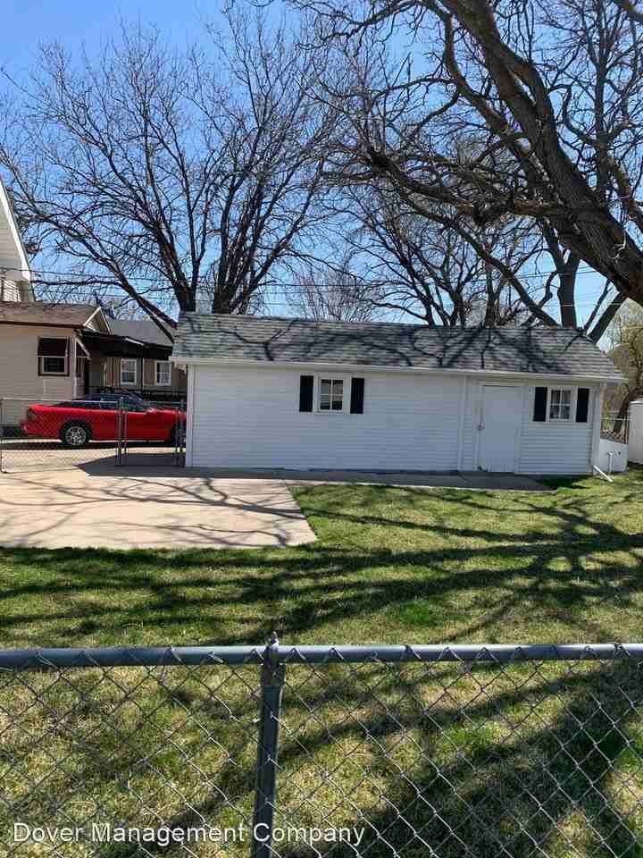 1315 W Park Ave - Photo 3 of 18