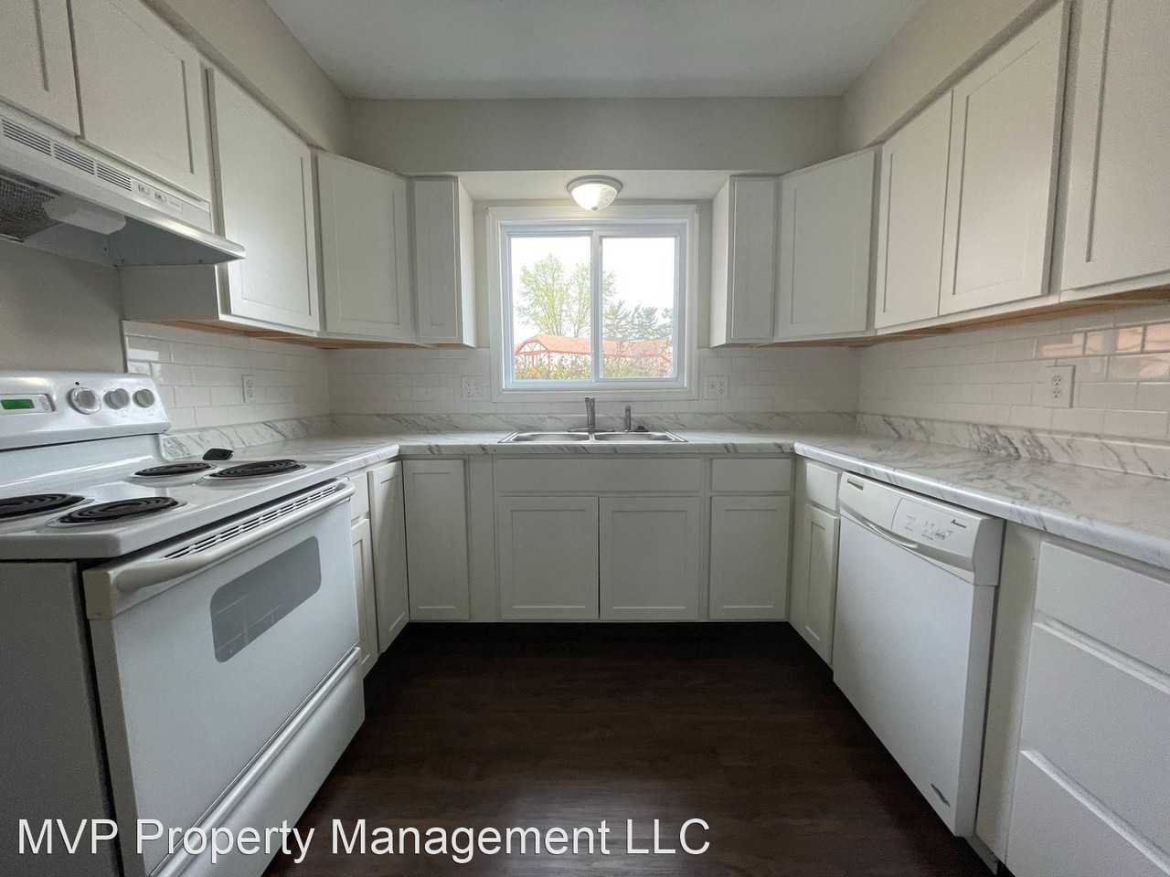 3315 3321 Kristin Court Apartments in Minerva Park, Minerva Park, OH