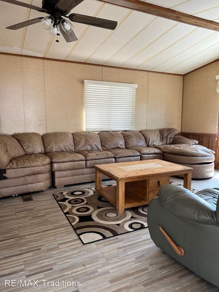 8354 Pinon Dr - Photo 3 of 18