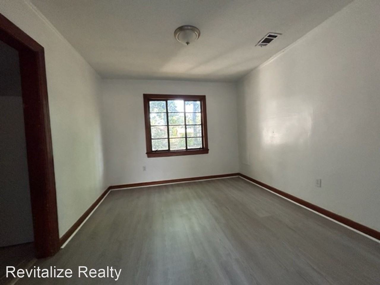 1861 Allison St - Photo 3 of 8