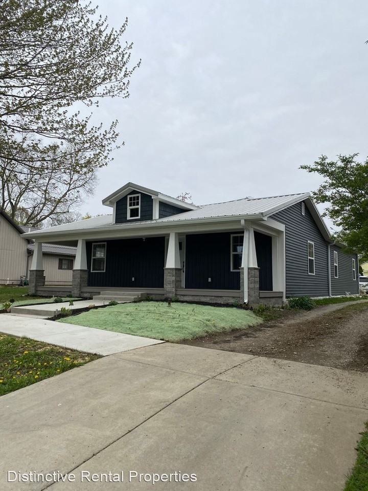 416 W Main St - Photo 3 of 16