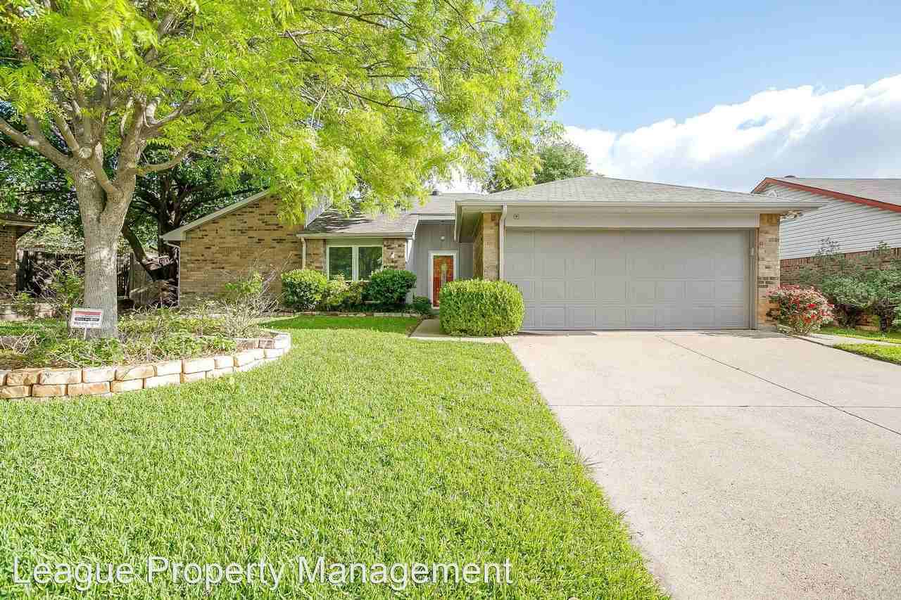 2308 Whispering Ct - Photo 2 of 12