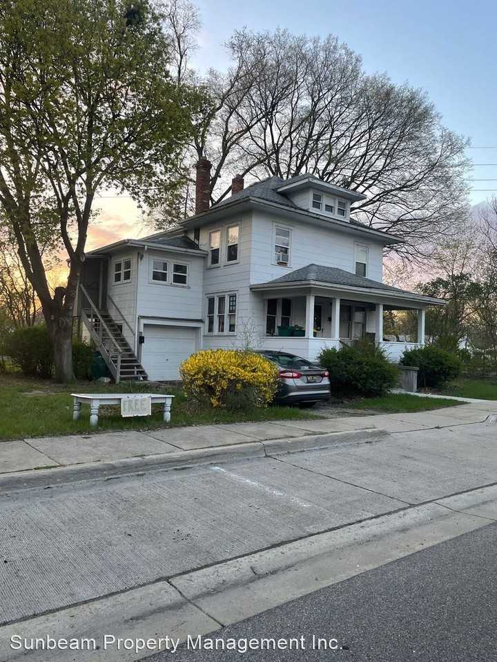 36818 Goddard Street - Photo 3 of 22