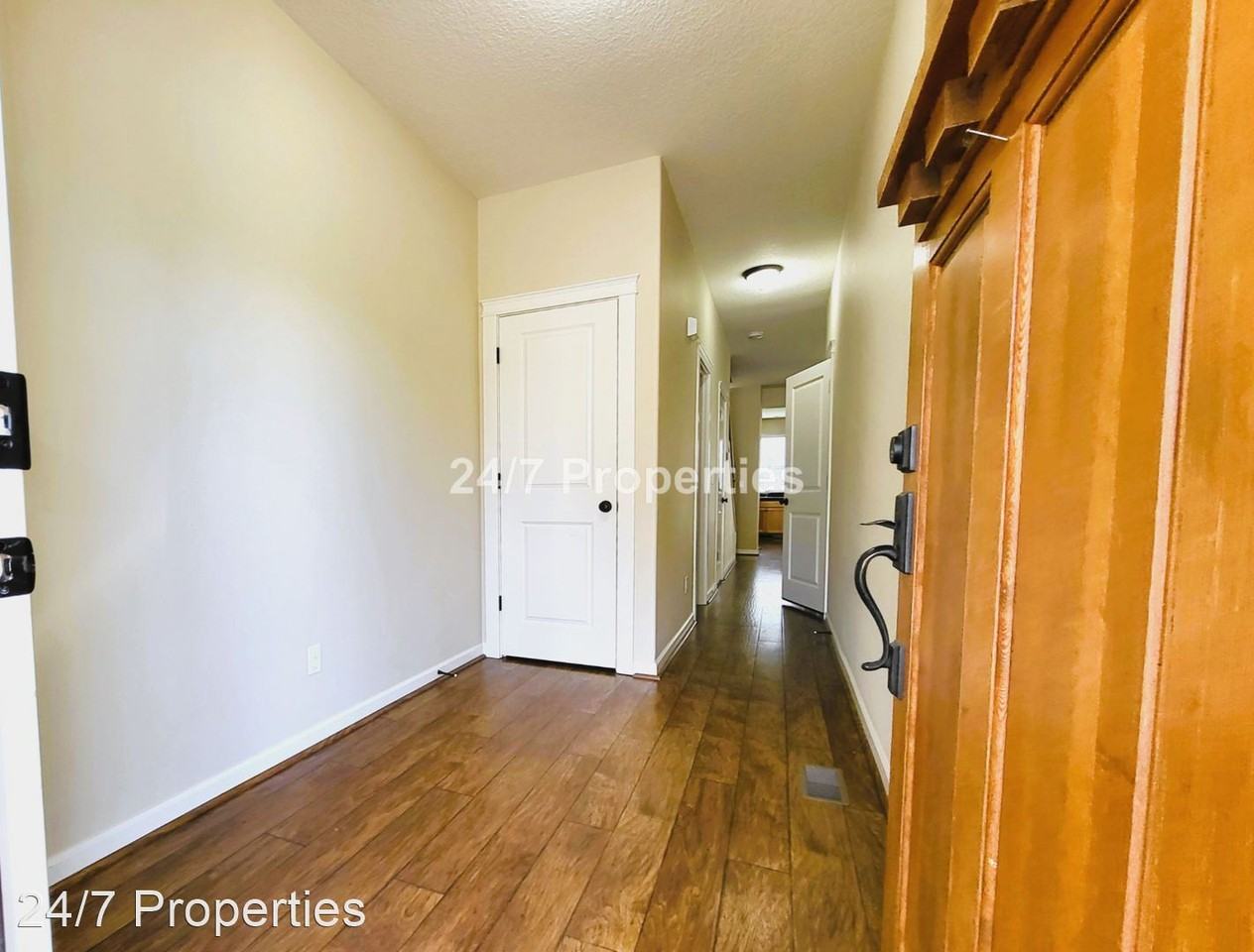 19937 Capital Ct - Photo 3 of 25