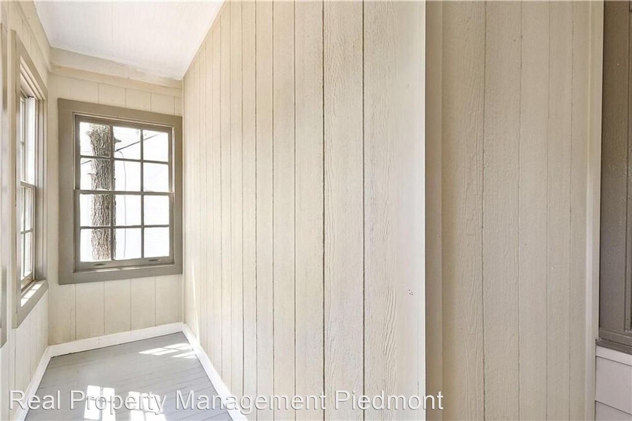 993 Allene Ave Sw - Photo 3 of 19