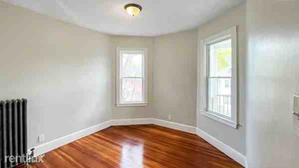 569 Norfolk St - Photo 3 of 13