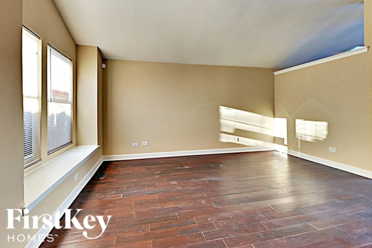 128 Timberlane Rd - Photo 3 of 14