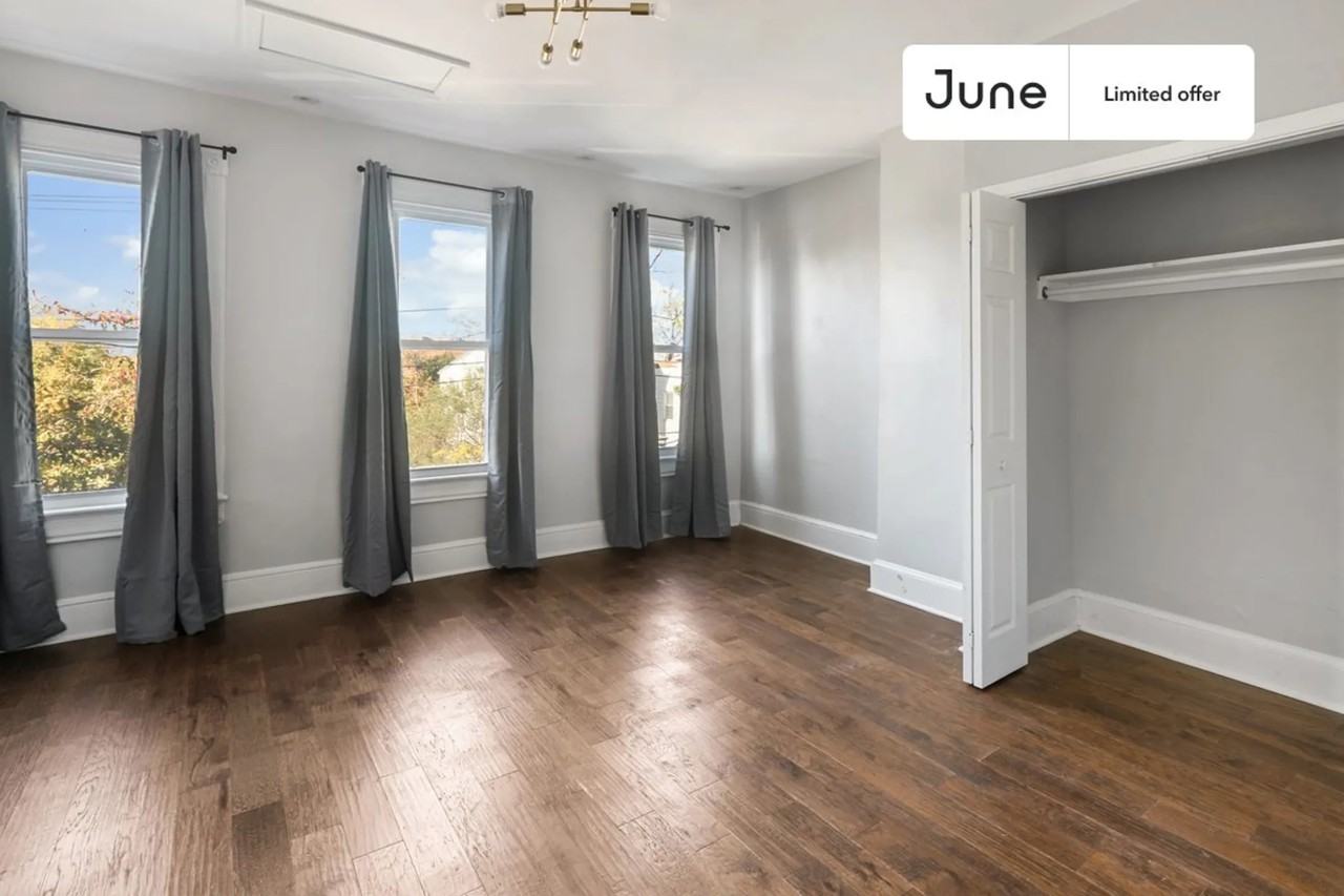 Room for rent. 2124 13th Street Southeast - Photo 3 of 20