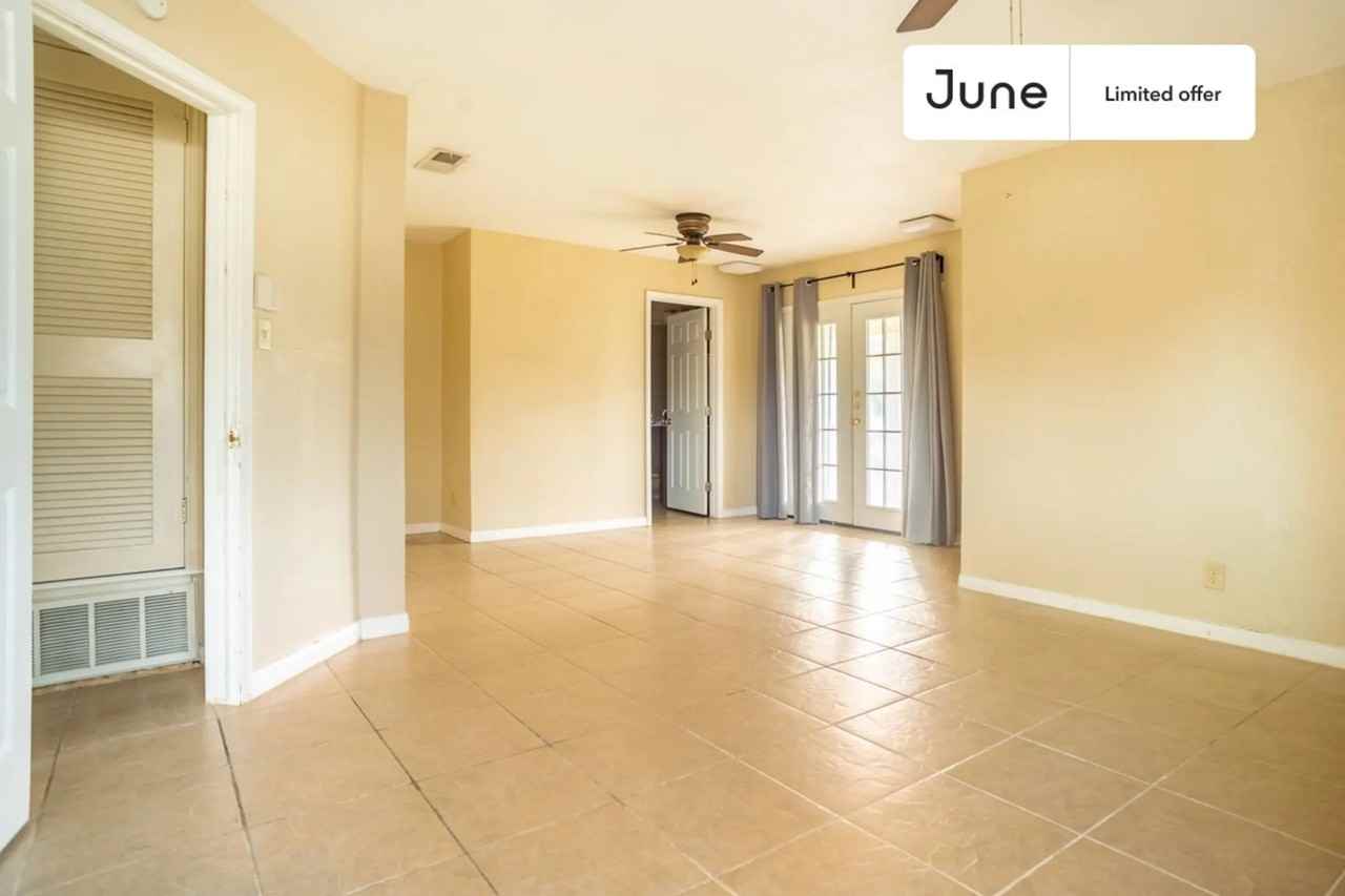 Room for rent. 5407 Tipton Drive - Photo 2 of 39