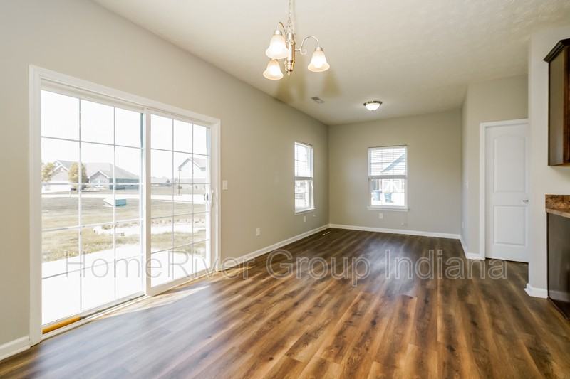 3160 S Dendle Dr - Photo 3 of 20