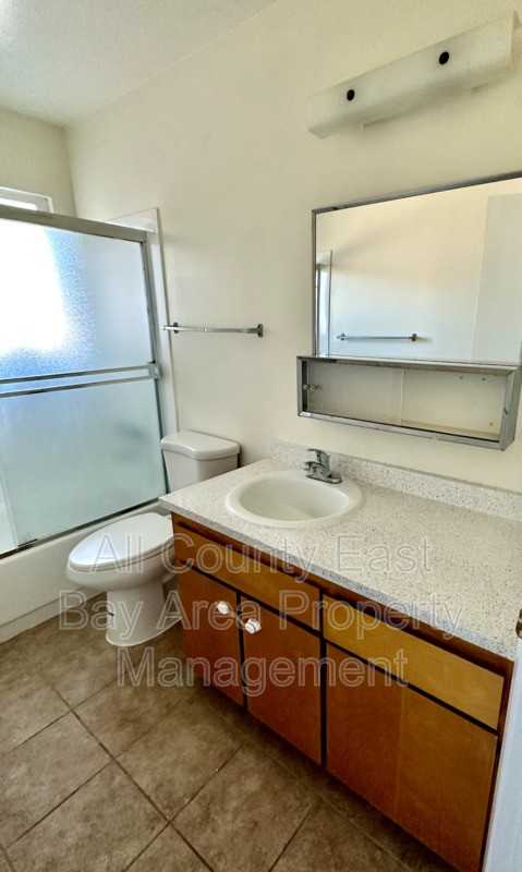 611 Lexington Ave #C - Photo 5 of 11