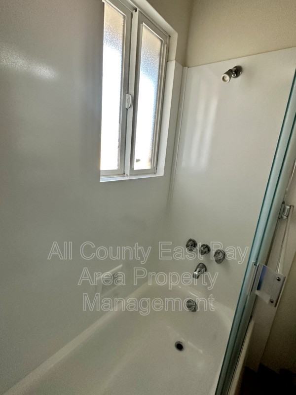 611 Lexington Ave #C - Photo 7 of 11