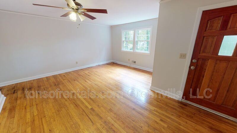 7 Hiwassee Dr - Photo 2 of 17