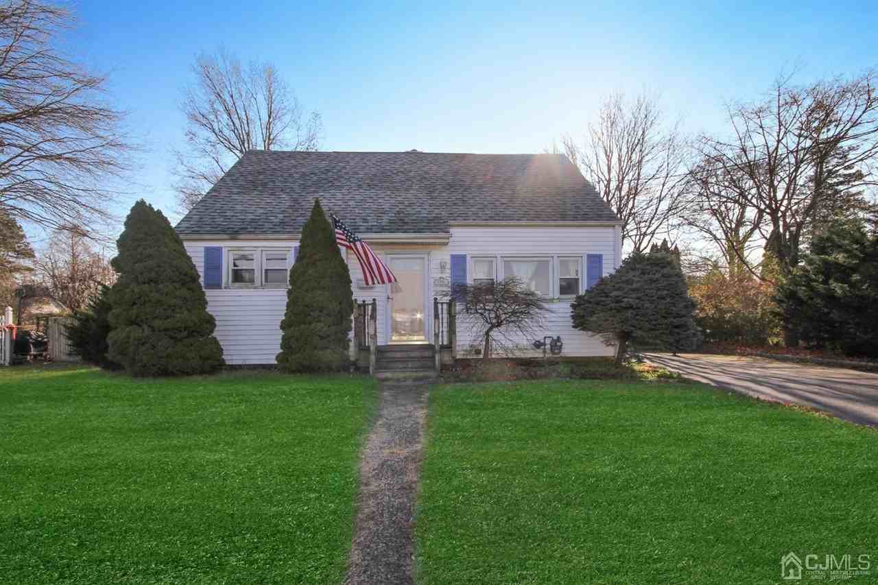 49 Race Track Rd, East Brunswick, NJ 08816 4 Bedroom House for 3,000