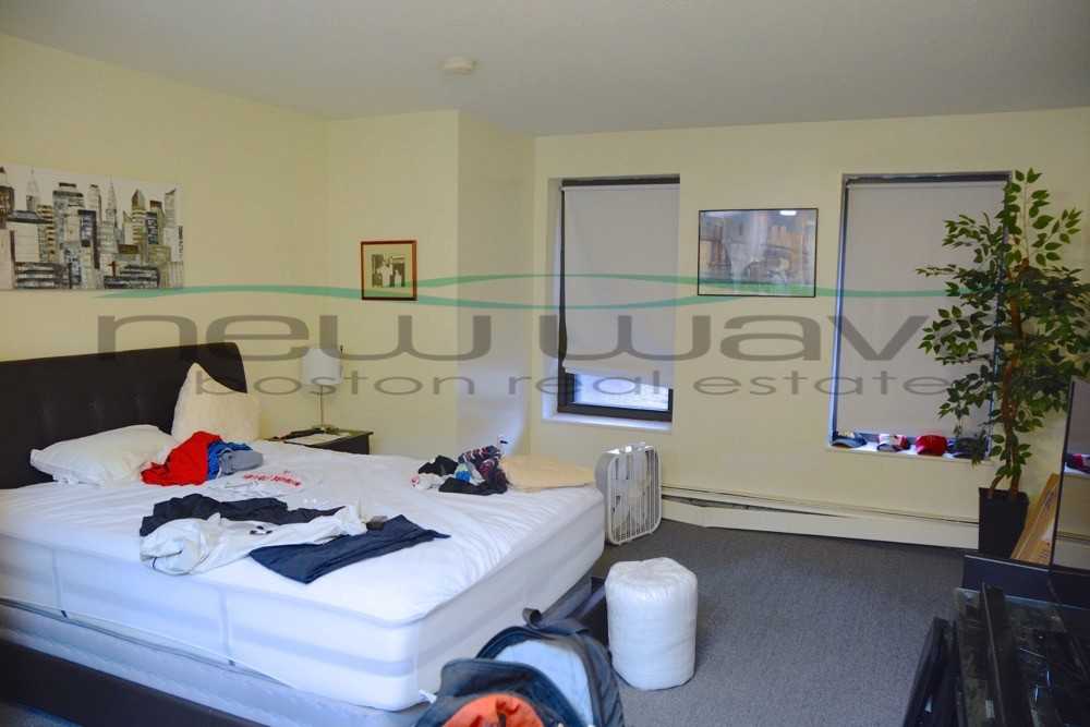 397 Massachusetts Ave #1 - Photo 4 of 17