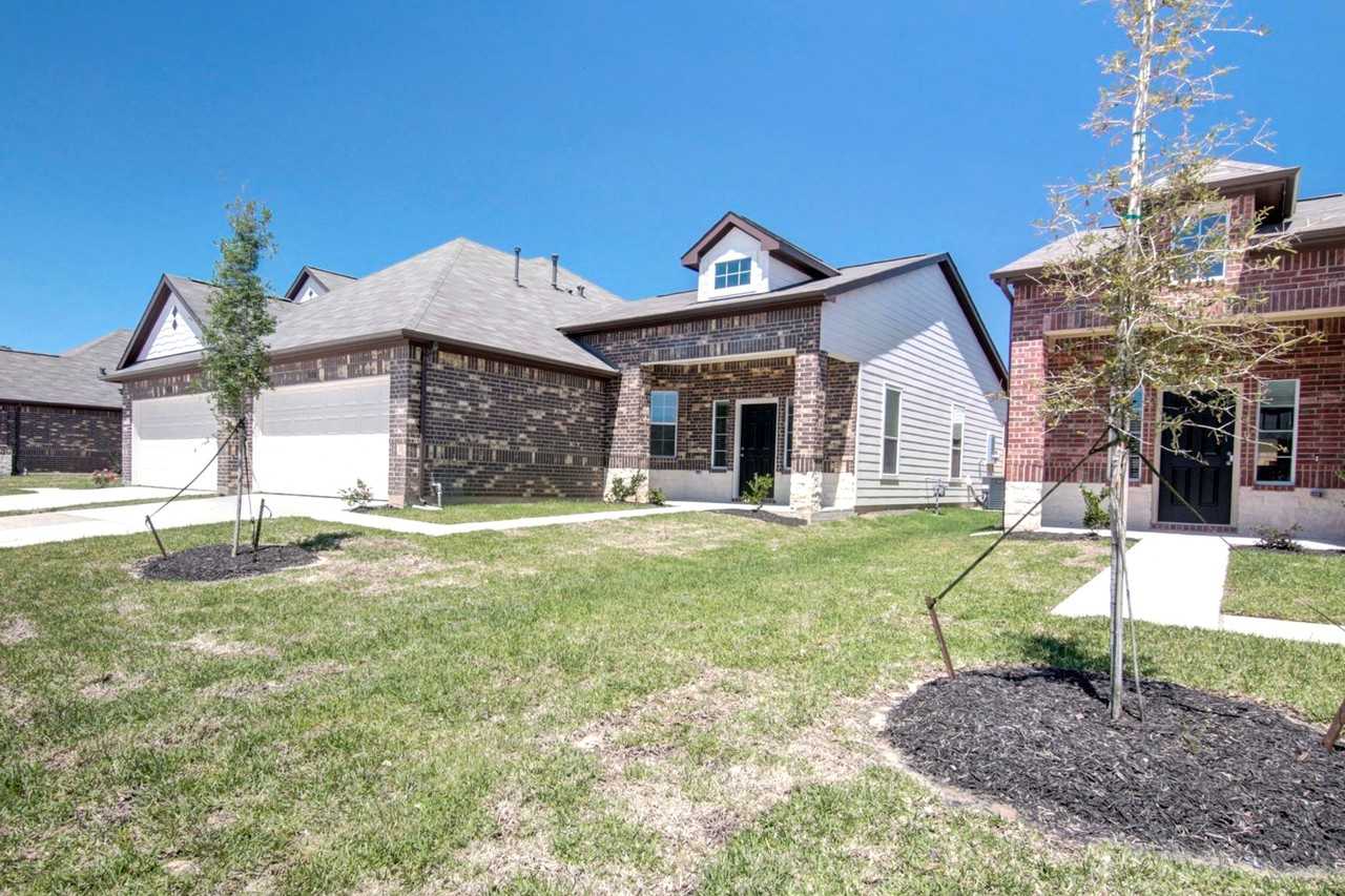 12243 Roy Mix Bohn Ln - Photo 2 of 15