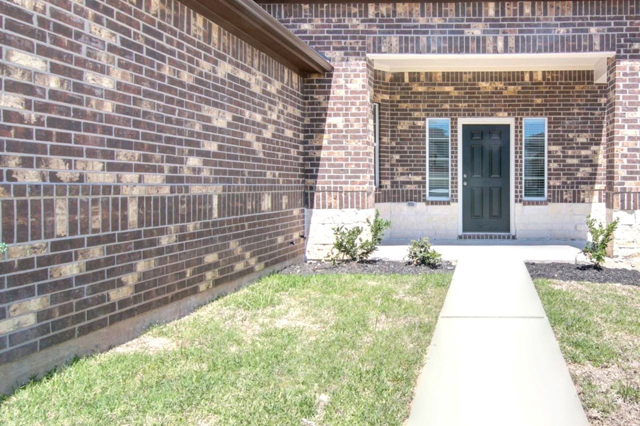 12243 Roy Mix Bohn Ln - Photo 3 of 15