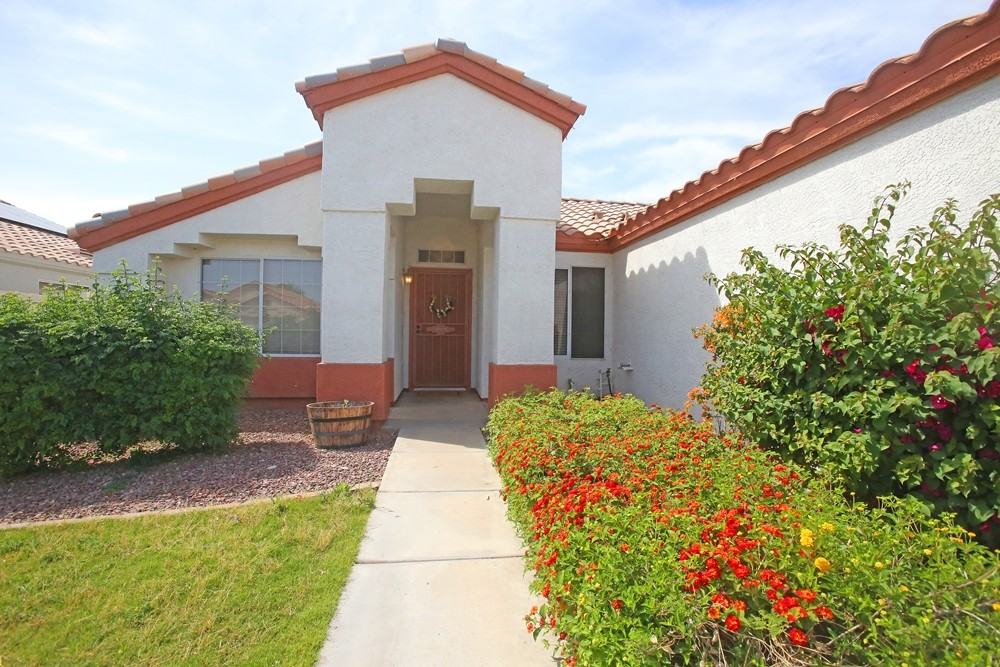 10315 W Luke Ave - Photo 3 of 15