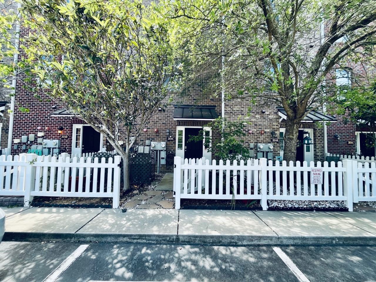 2834 Howard Ave #C - Photo 4 of 24