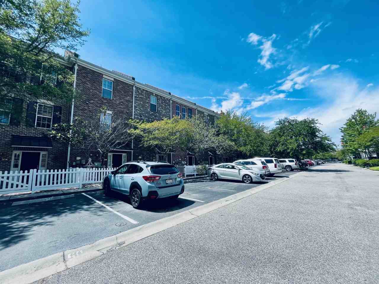 2834 Howard Ave #C - Photo 3 of 24