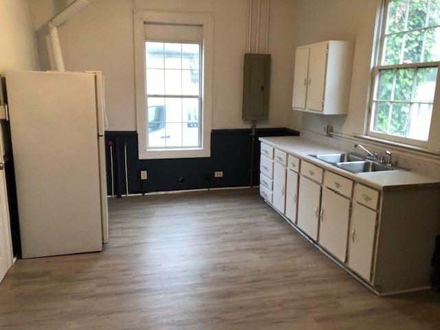 457 N 9th St - Photo 2 of 5