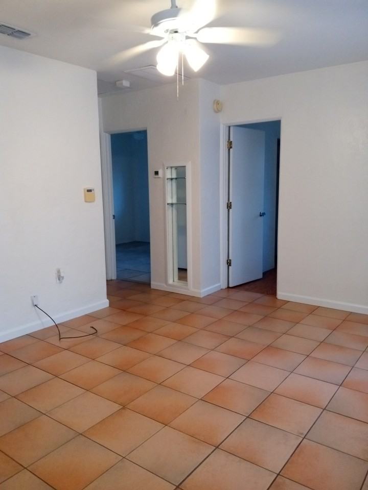 5410 70th Way N - Photo 5 of 36