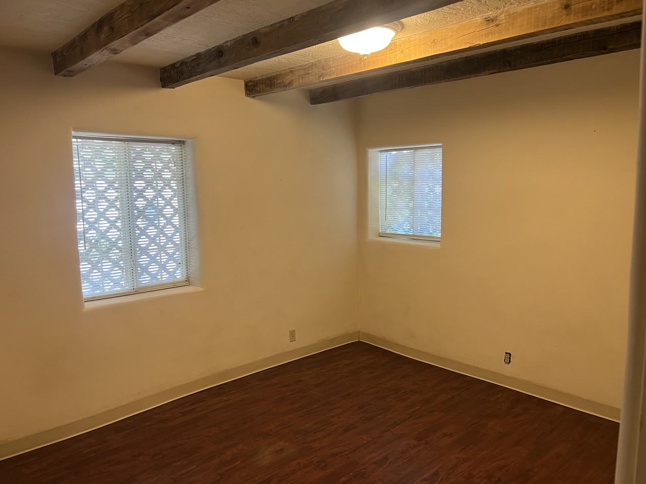 900 Arno St Se - Photo 2 of 18