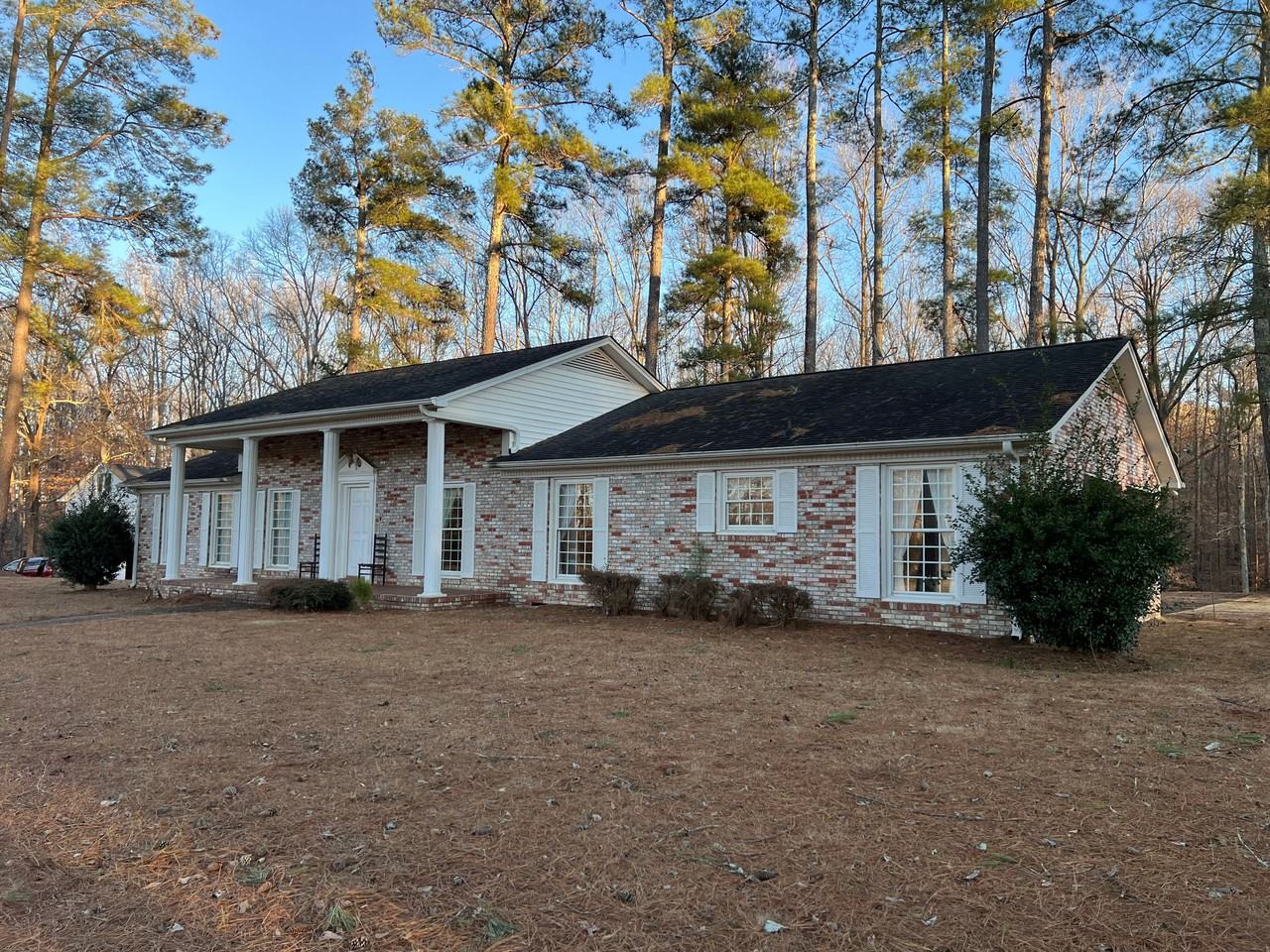 111 Oakwood Dr - Photo 2 of 32