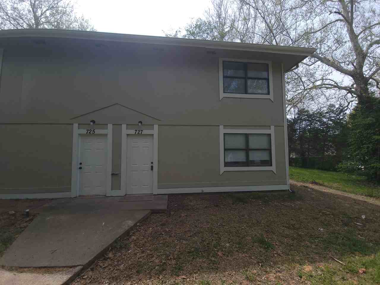 727 Chestnut St - Photo 3 of 24