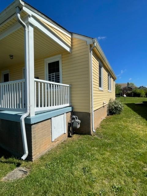 1718 Monsview Pl - Photo 2 of 16