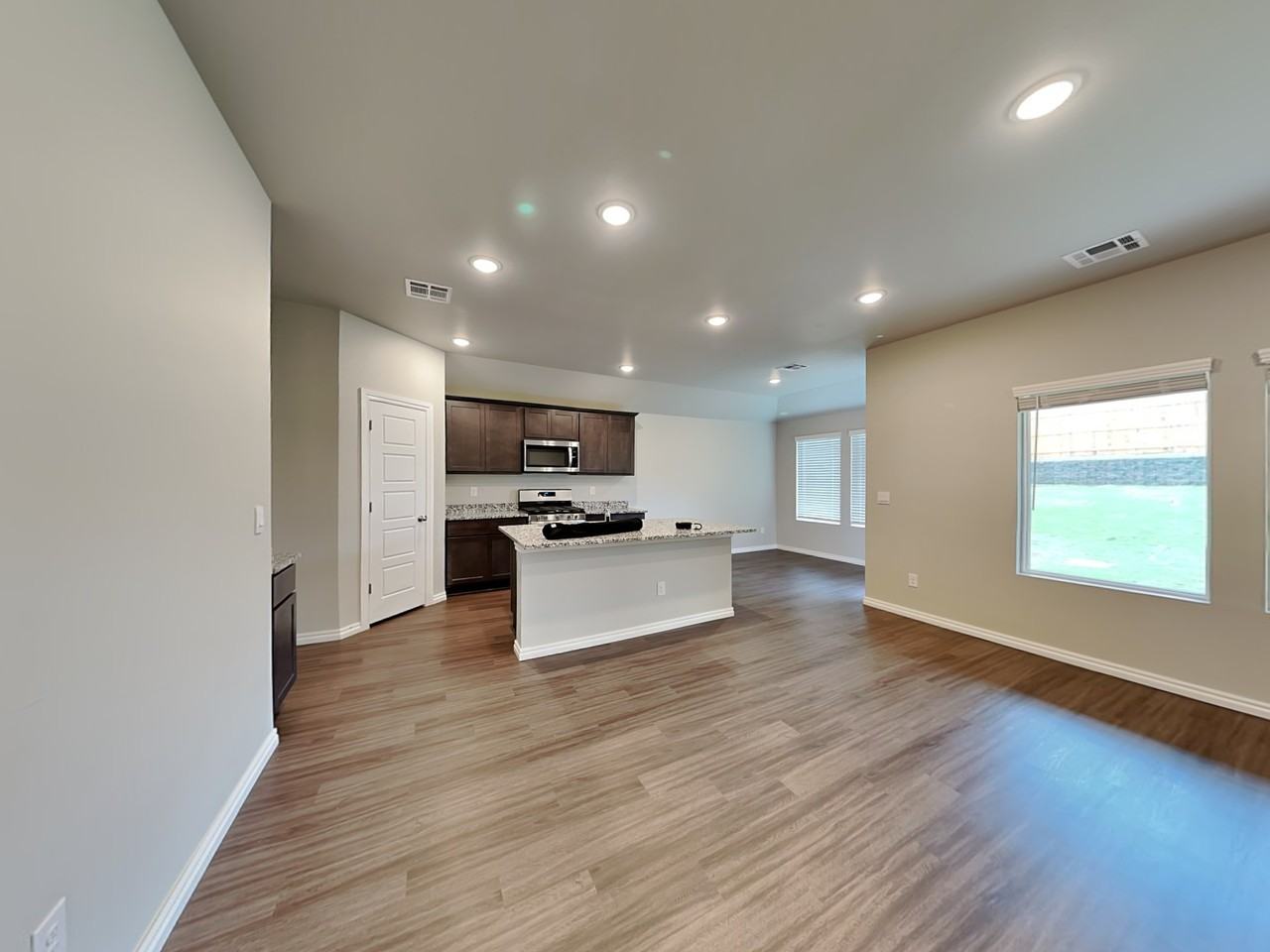 14001 The Brook Blvd - Photo 3 of 16