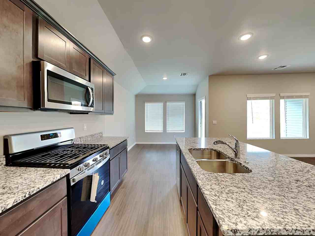 14001 The Brook Blvd - Photo 5 of 16