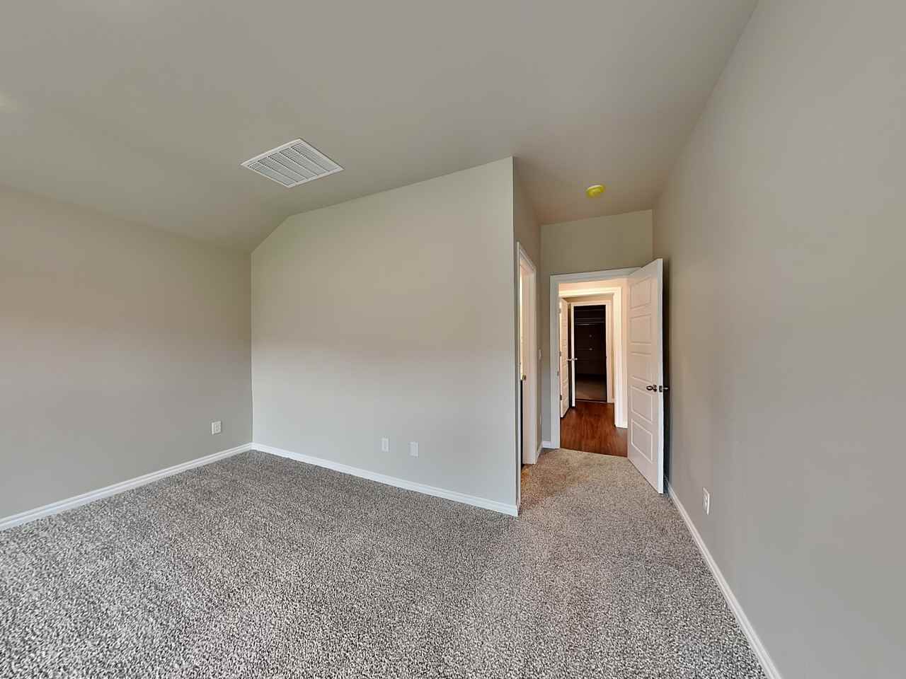 14001 The Brook Blvd - Photo 7 of 16