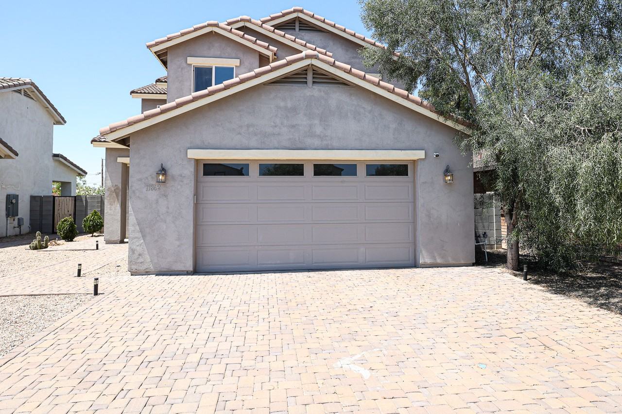 11862 N 79th Dr - Photo 2 of 32