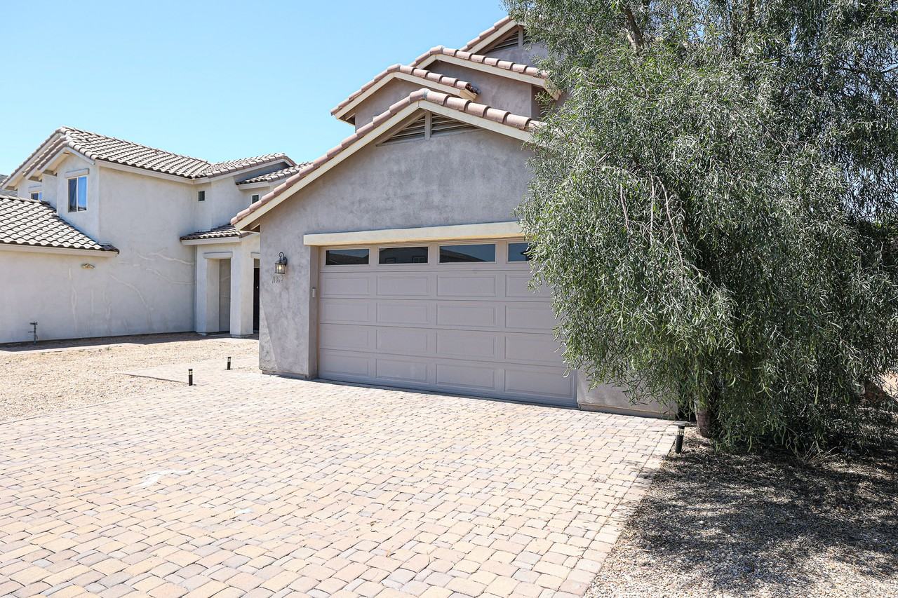 11862 N 79th Dr - Photo 3 of 32