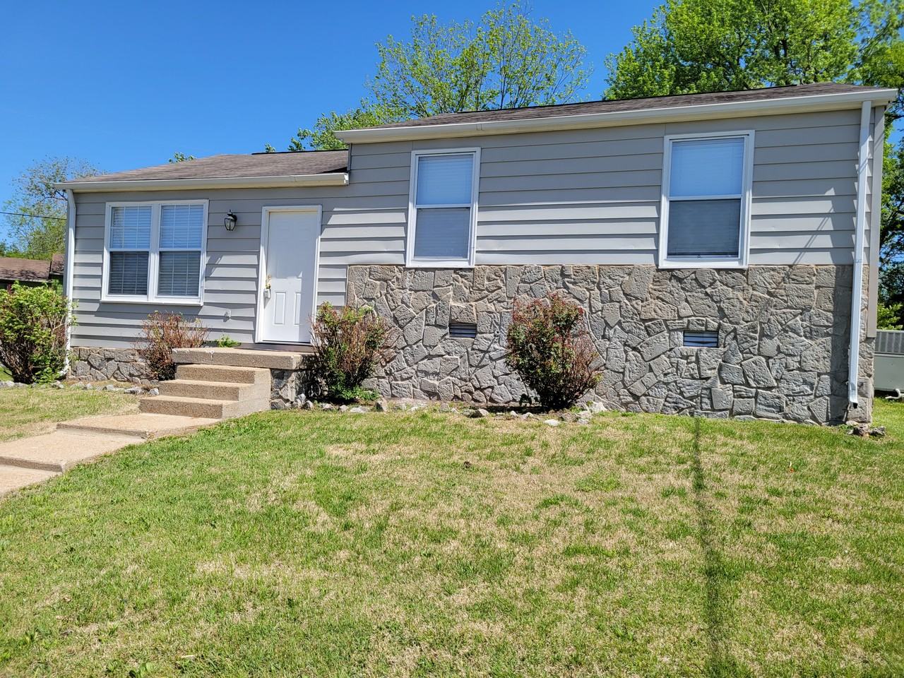 135 Brenda Ln - Photo 2 of 13