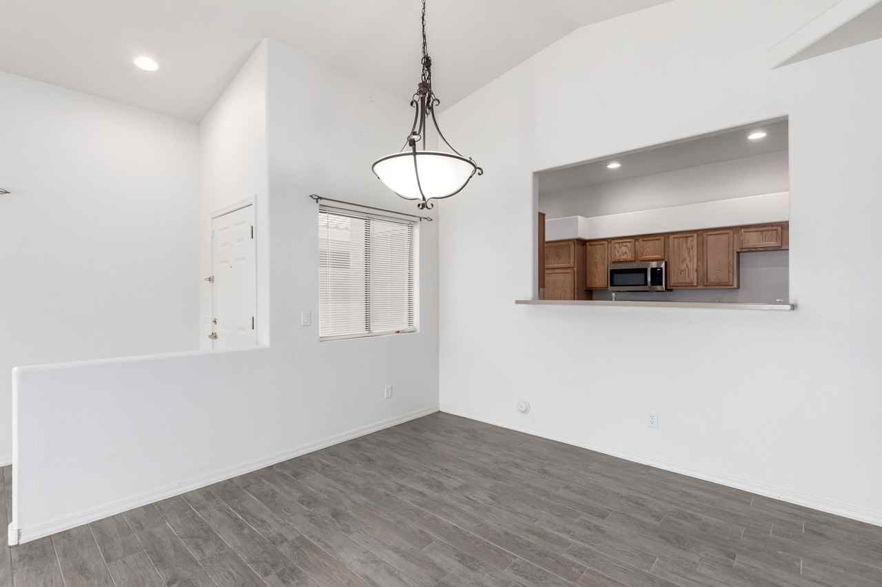 18650 N 91st Ave #4401 - Photo 6 of 31