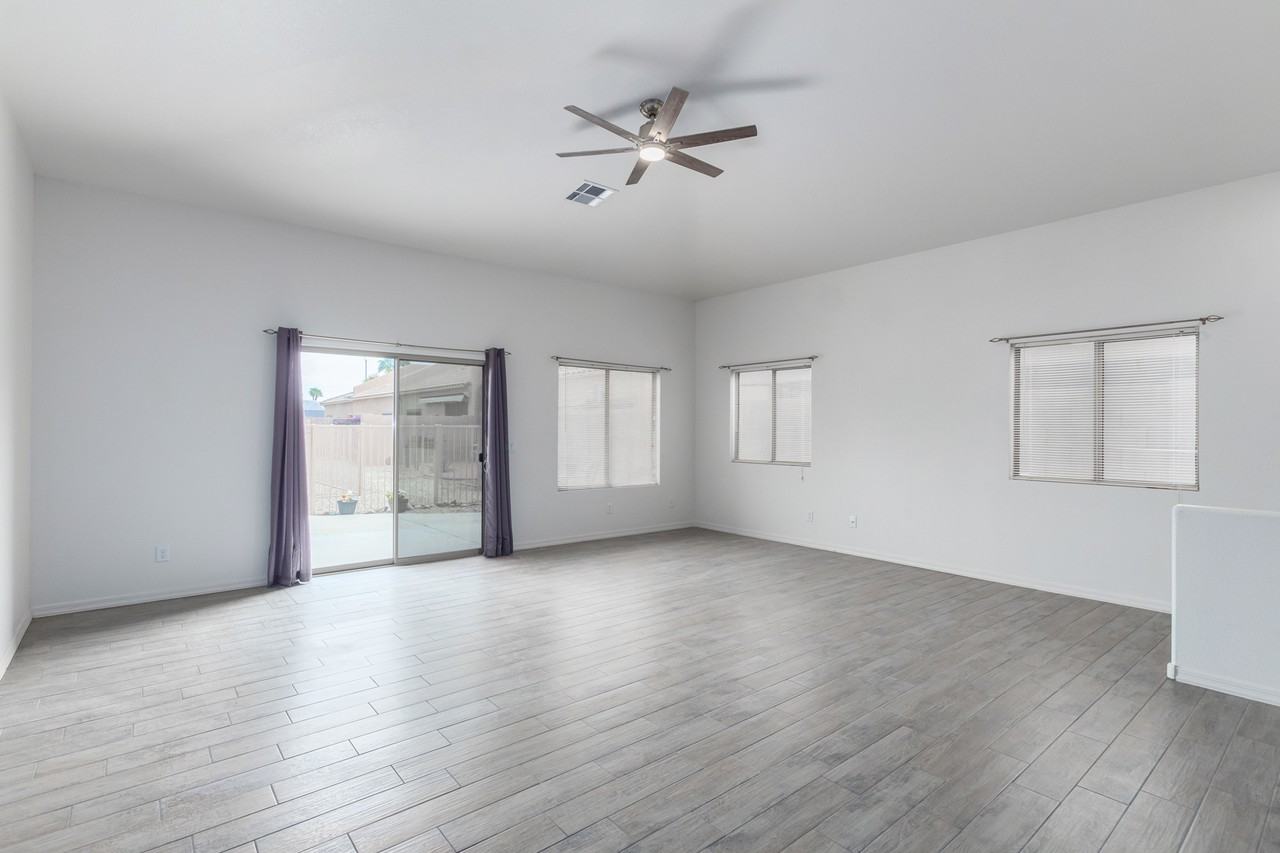 18650 N 91st Ave #4401 - Photo 7 of 31