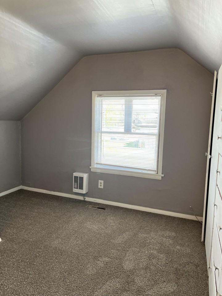 1521 Peck St - Photo 2 of 8