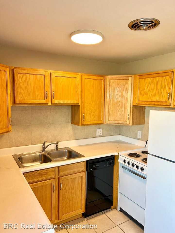 757 Oak Street - Photo 2 of 13