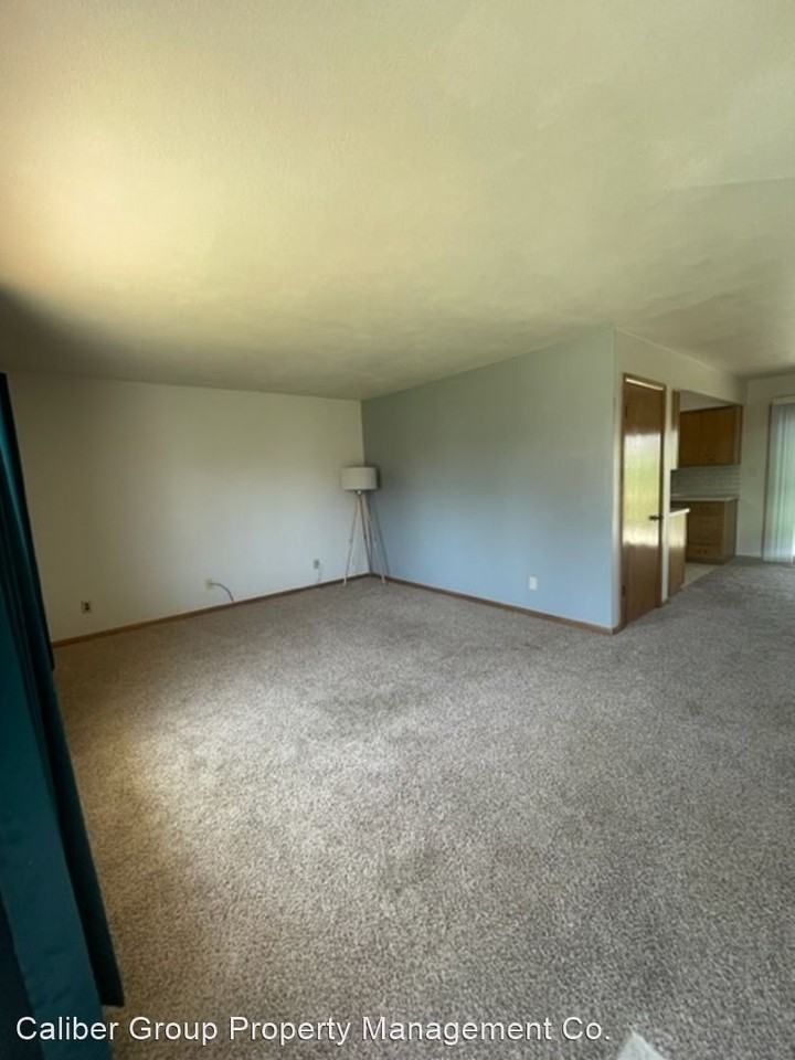 3318 W Ridge Dr - Photo 2 of 12