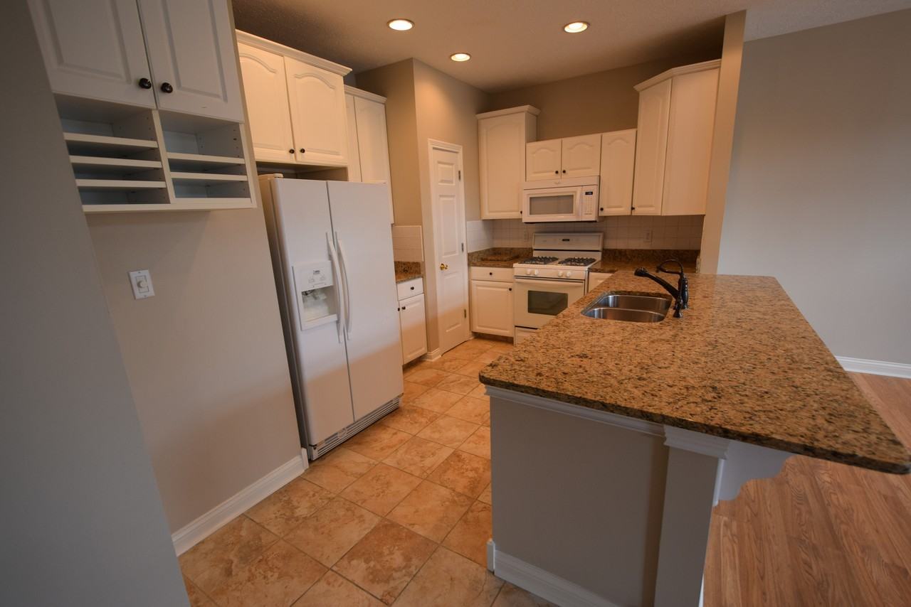 8075 Lower Bay Ln - Photo 3 of 14