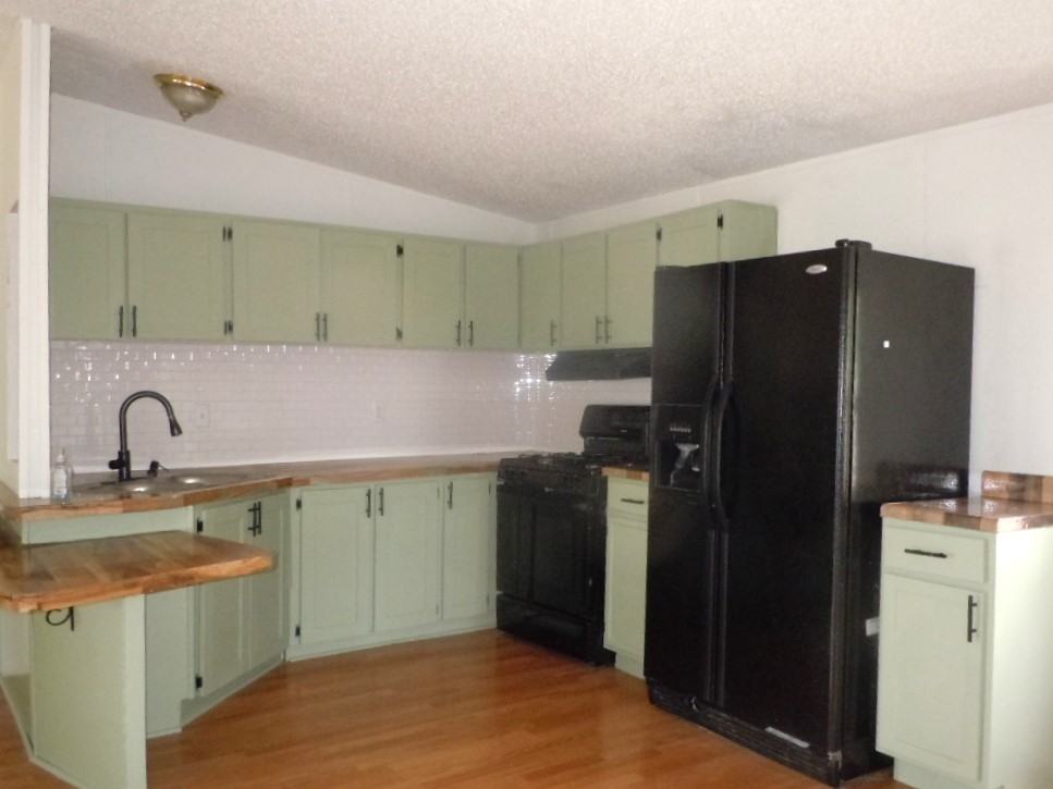 425 Parkside Drive - Photo 6 of 18