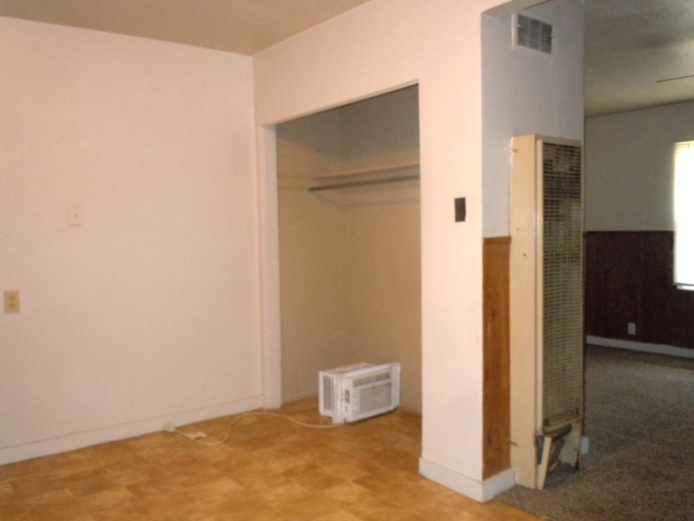 1217 22nd Street - Photo 6 of 9